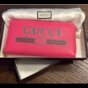 Gucci Grained Calfskin Print Zip Around Wallet
